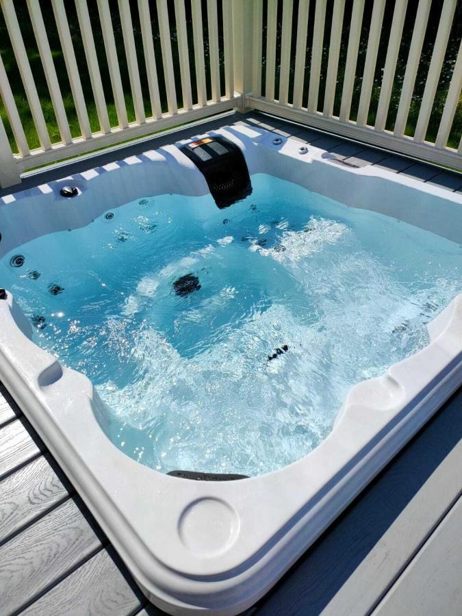 Barakah Lodge With Hot Tub York Buitenkant foto